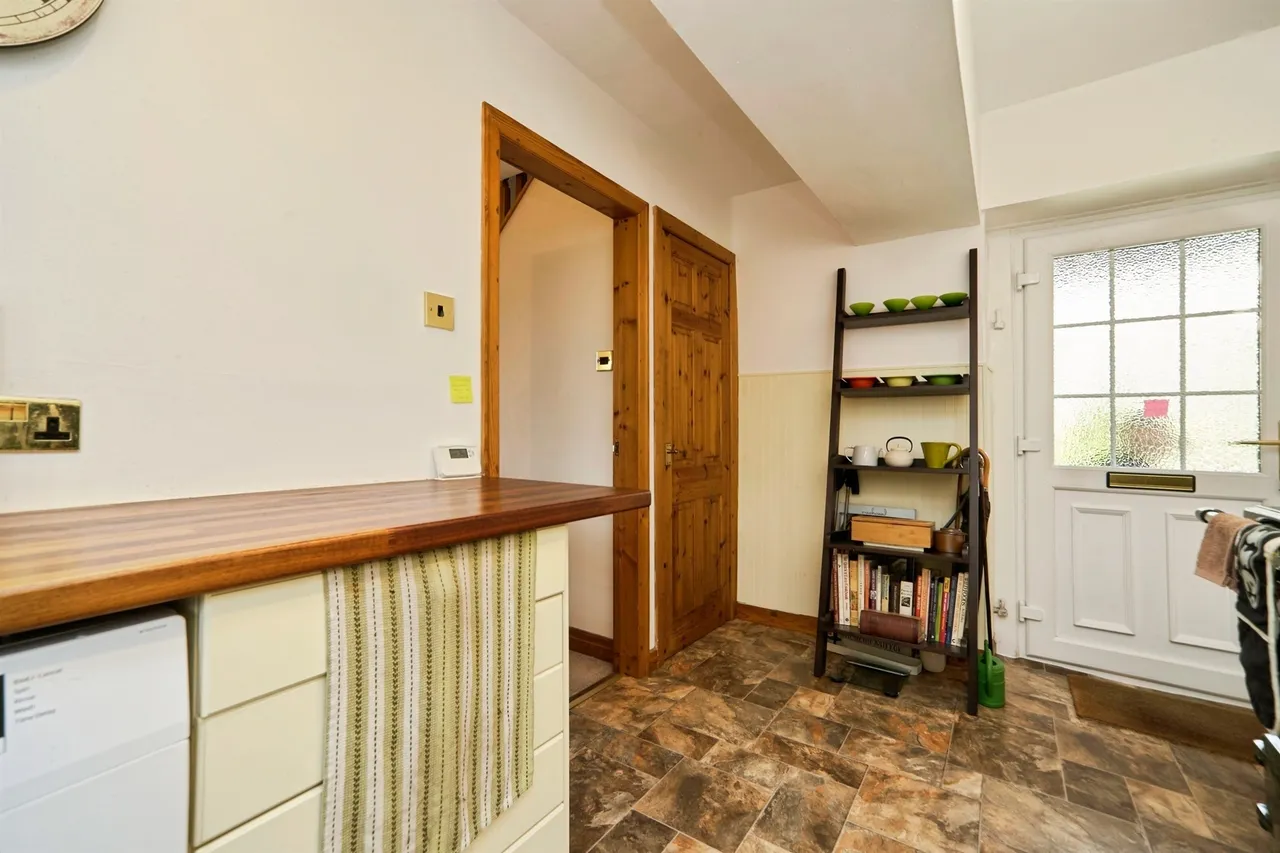 Springhill Place, Wilsden, Bradford, photo 11