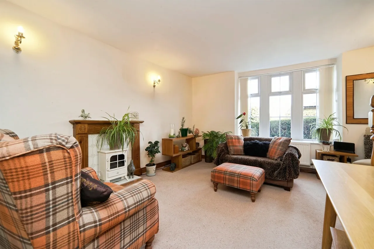 Springhill Place, Wilsden, Bradford, photo 2
