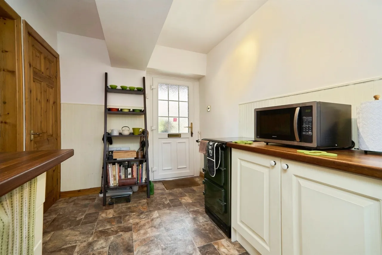 Springhill Place, Wilsden, Bradford, photo 10