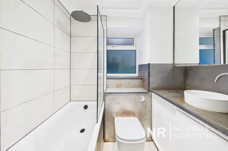 Oakfield Drive, Reigate, RH2, photo 8