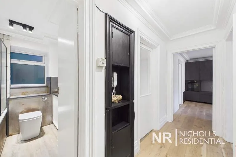 Oakfield Drive, Reigate, RH2, photo 9