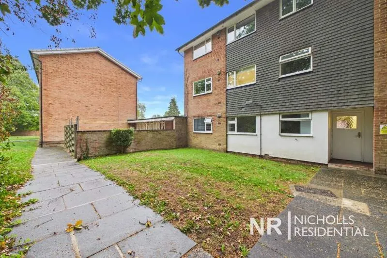 Oakfield Drive, Reigate, RH2, photo 10