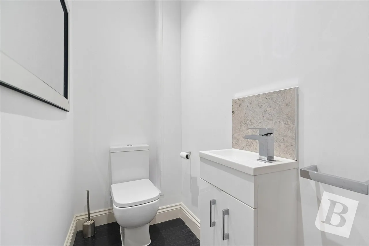 Three Oaks Court, 151 Balgores Lane, Gidea Park, RM2, photo 11
