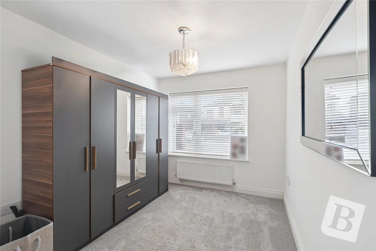 Three Oaks Court, 151 Balgores Lane, Gidea Park, RM2, photo 8