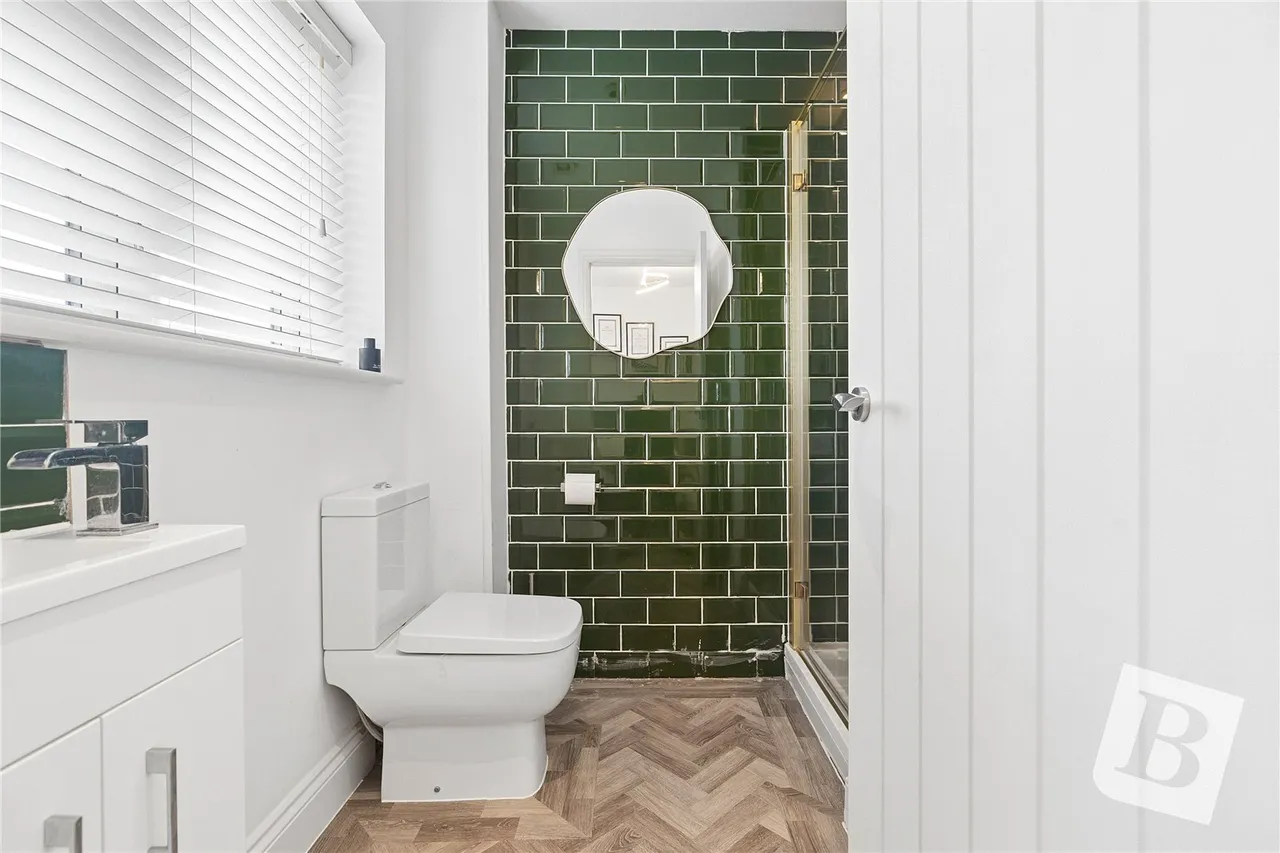 Three Oaks Court, 151 Balgores Lane, Gidea Park, RM2, photo 4