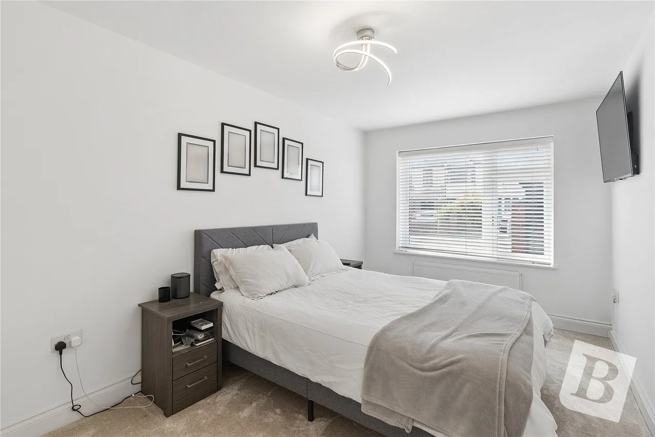Three Oaks Court, 151 Balgores Lane, Gidea Park, RM2, photo 10