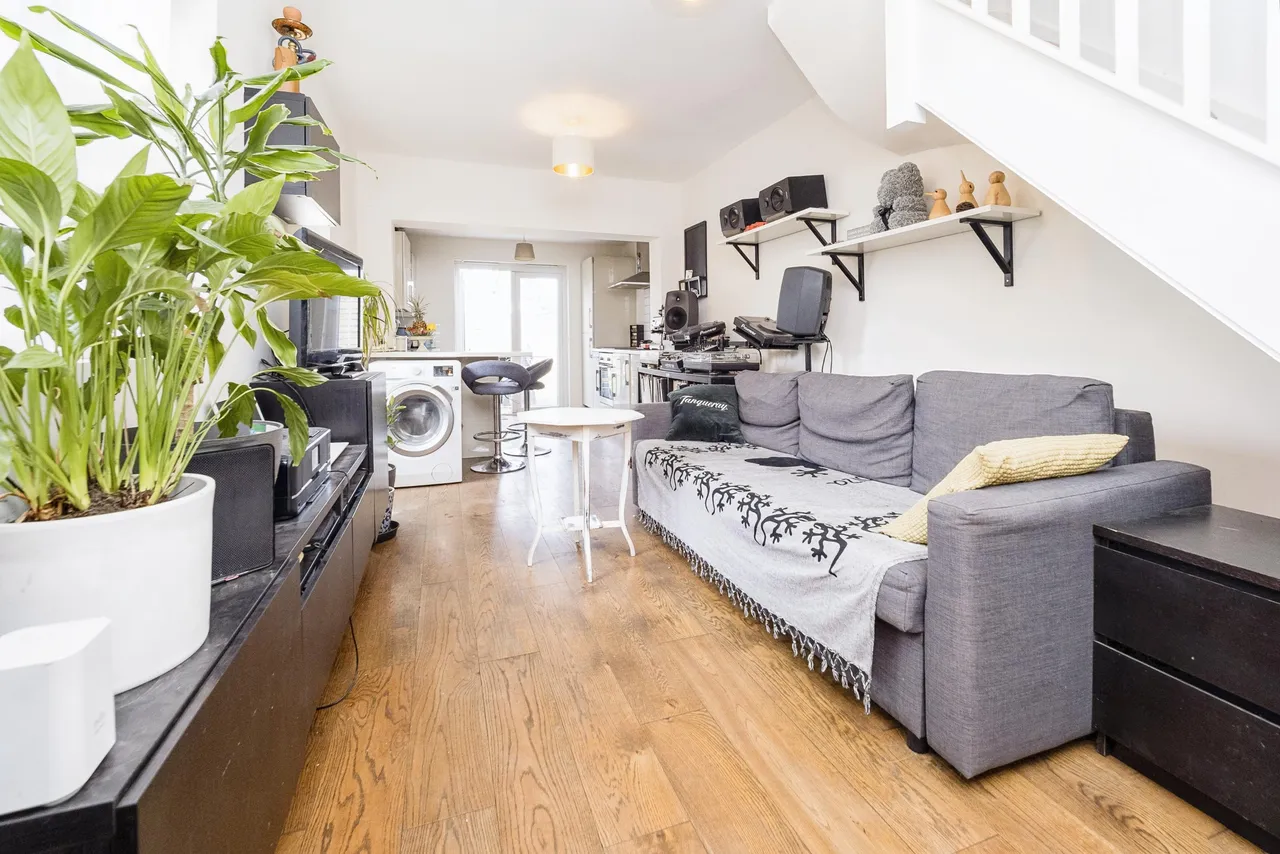 Chobham Road, London, E15, photo 2