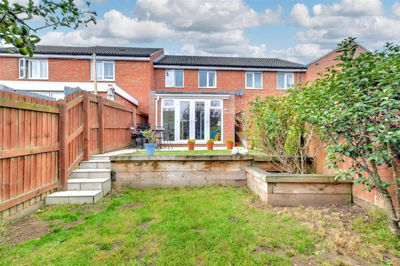 3 bed house for sale, Bull Meadow, Calverton, NG14