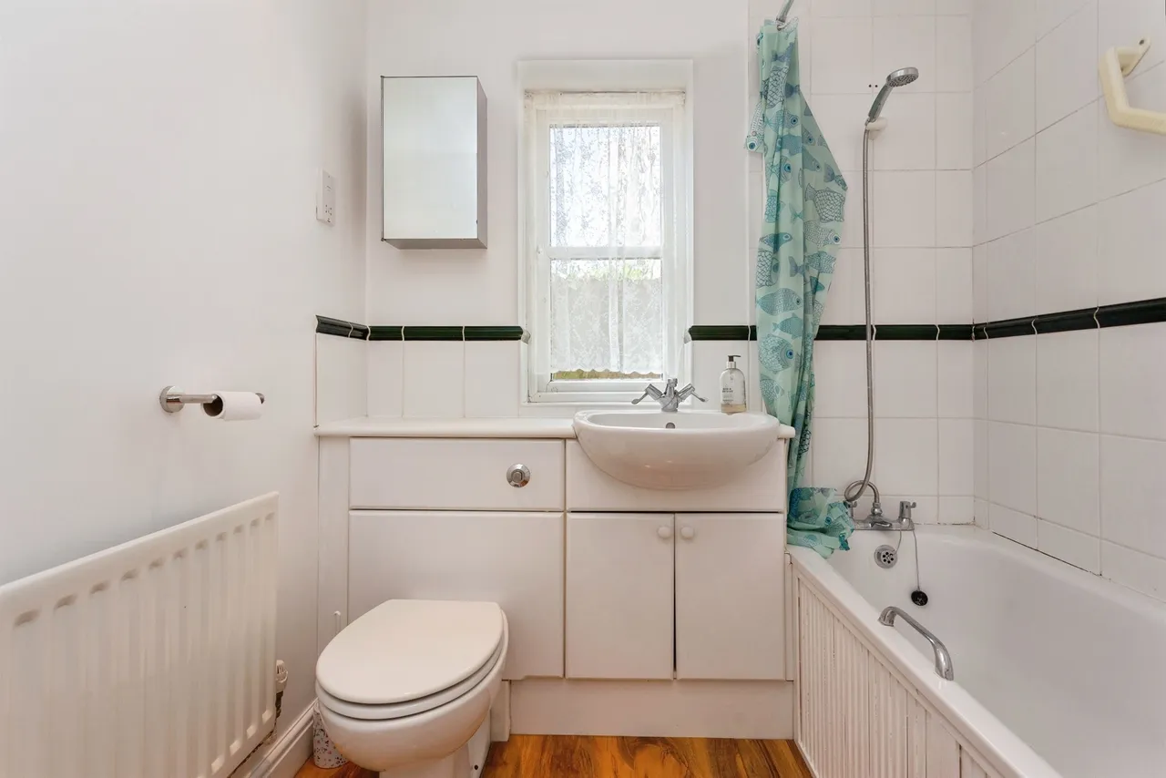 Corbins Lane, Harrow, photo 4