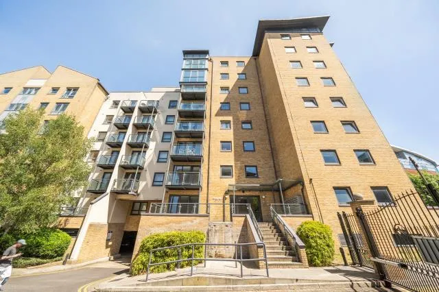 Victoria Way, Woking, GU21, photo 11