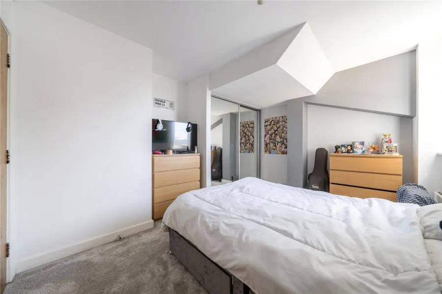 Victoria Way, Woking, GU21, photo 16