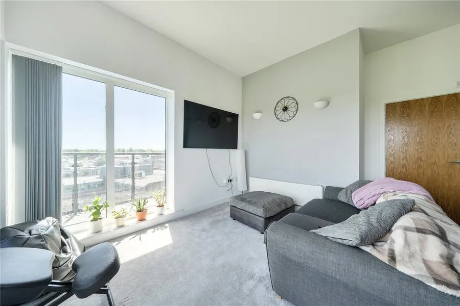 Victoria Way, Woking, GU21, photo 4