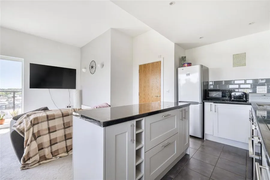 Victoria Way, Woking, GU21, photo 13