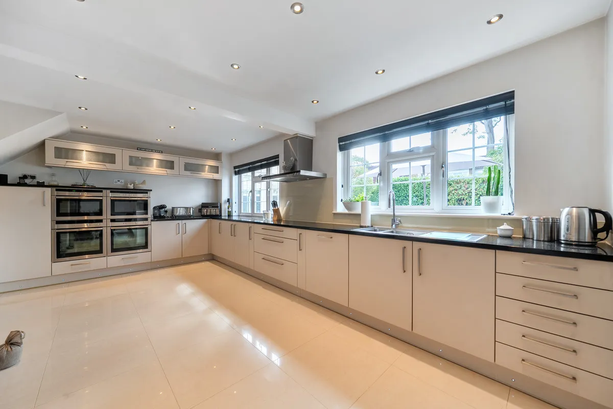 Hall Lane, Yateley, GU46, photo 4
