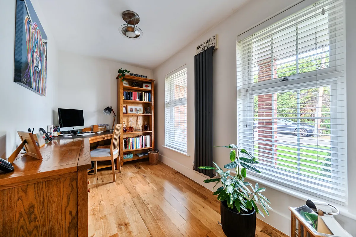 Hall Lane, Yateley, GU46, photo 8