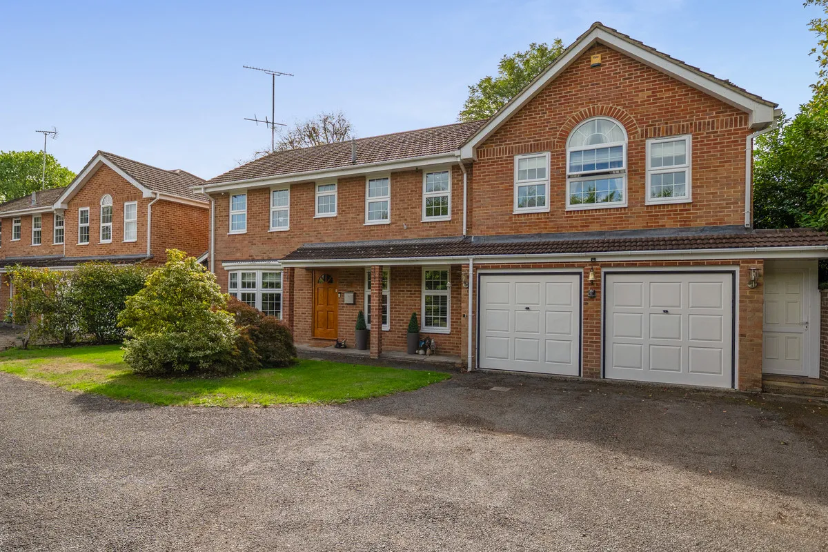 Hall Lane, Yateley, GU46, photo 20