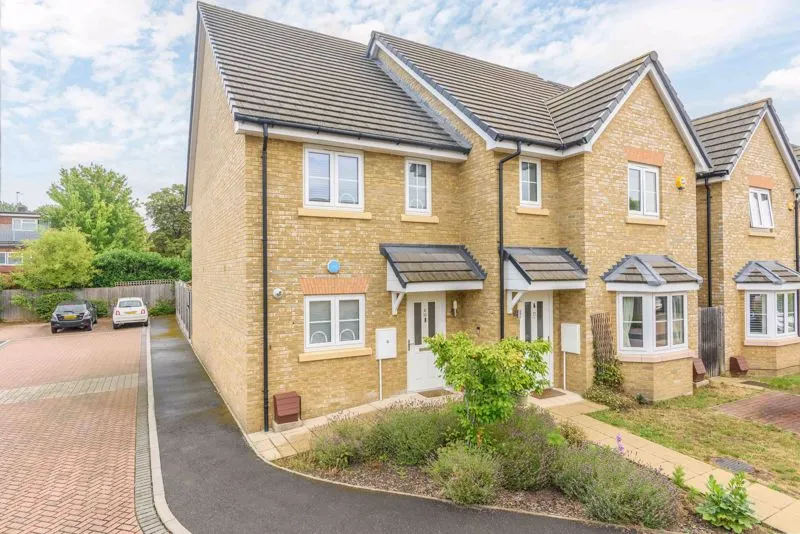 2 bed house for sale — Blacksmith Close Forge Lane, Sunbury-On-Thames TW16 6BF