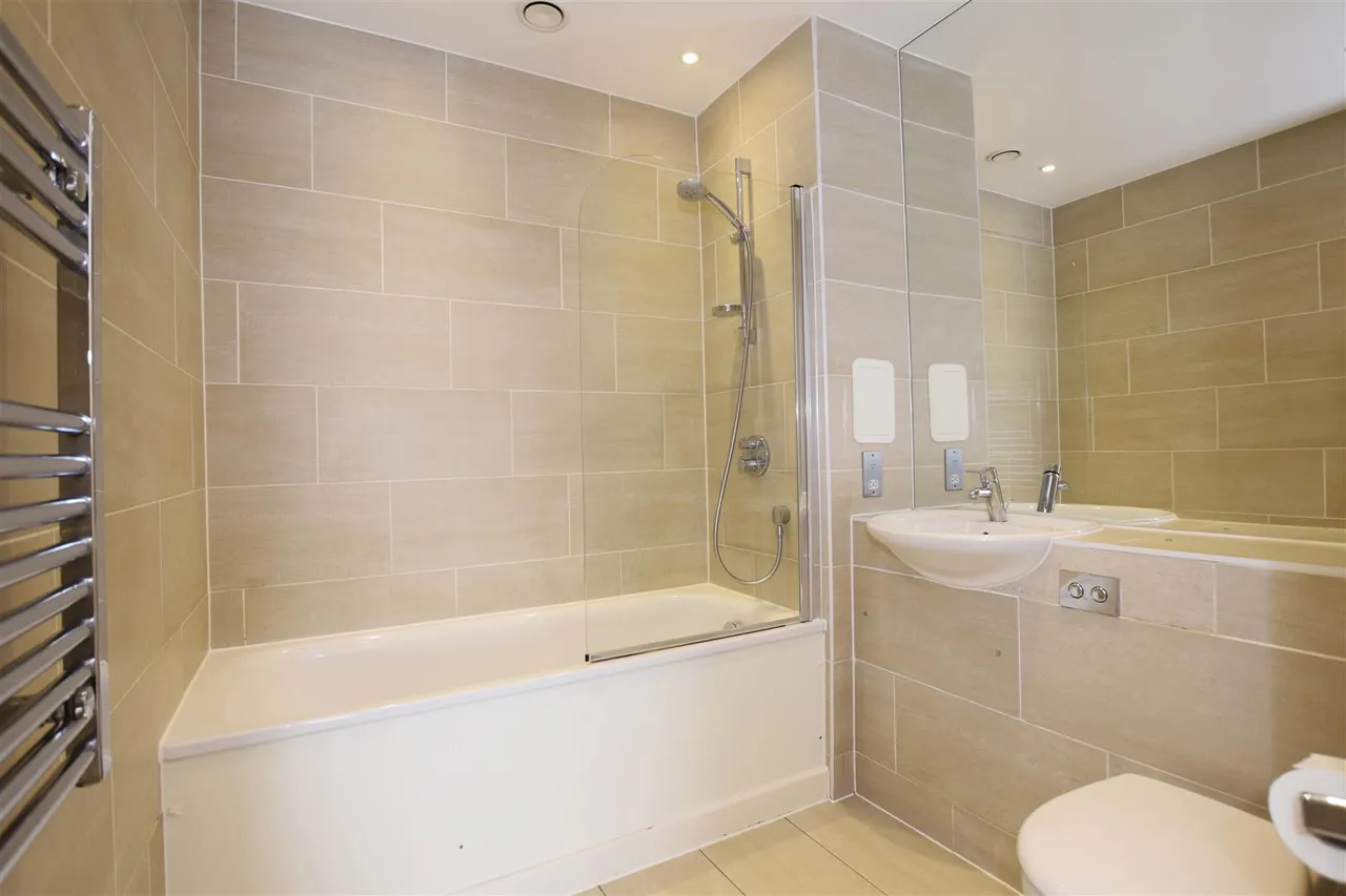 Matthews Close, Wembley, HA9, photo 5