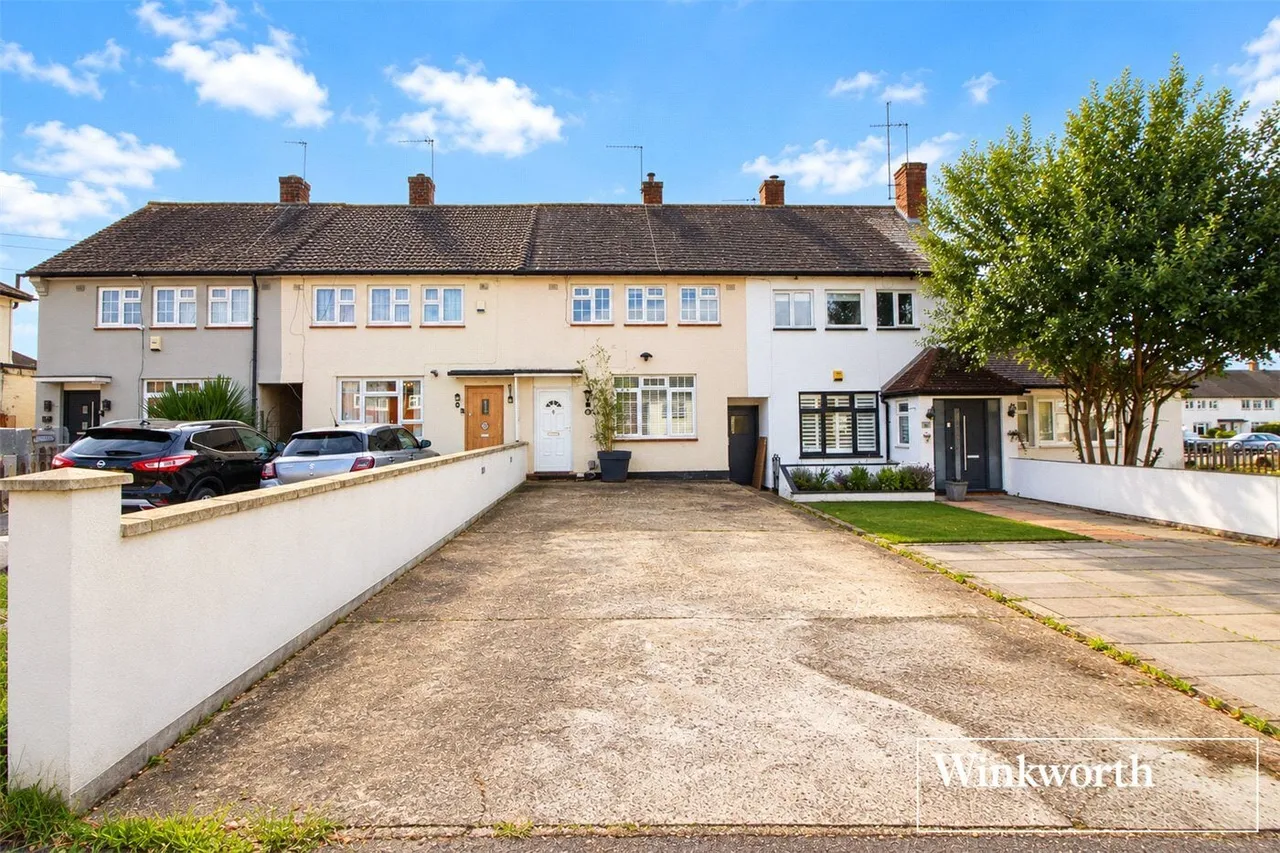 3 bed house to rent, Rossington Avenue, Borehamwood, WD6