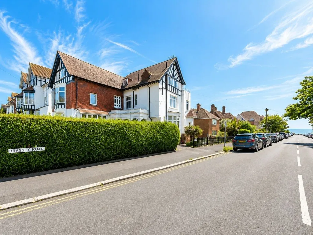 3 bed flat for sale, Cantelupe Road, Bexhill on Sea