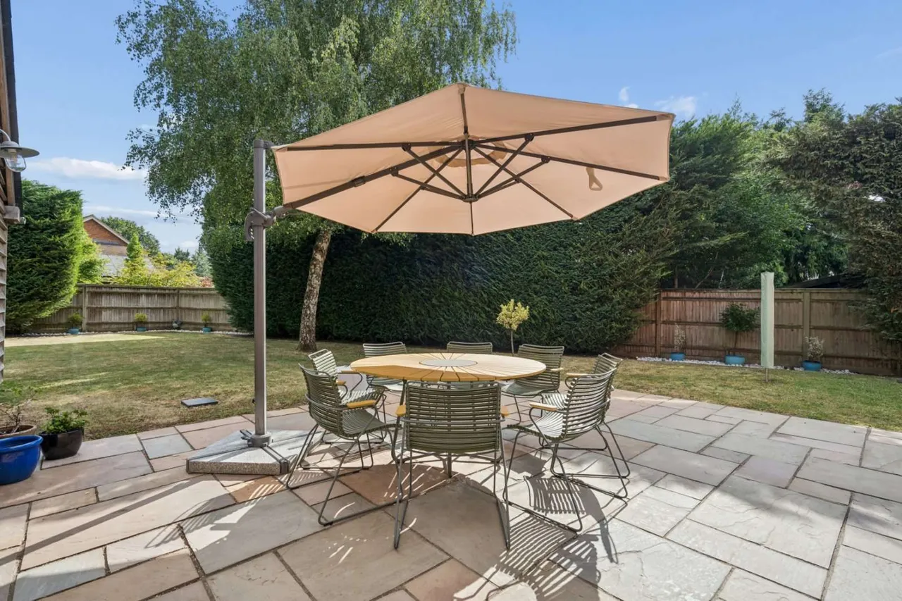 Orchard Gardens, Bix, Henley-On-Thames, Oxfordshire, RG9 6DB, photo 8