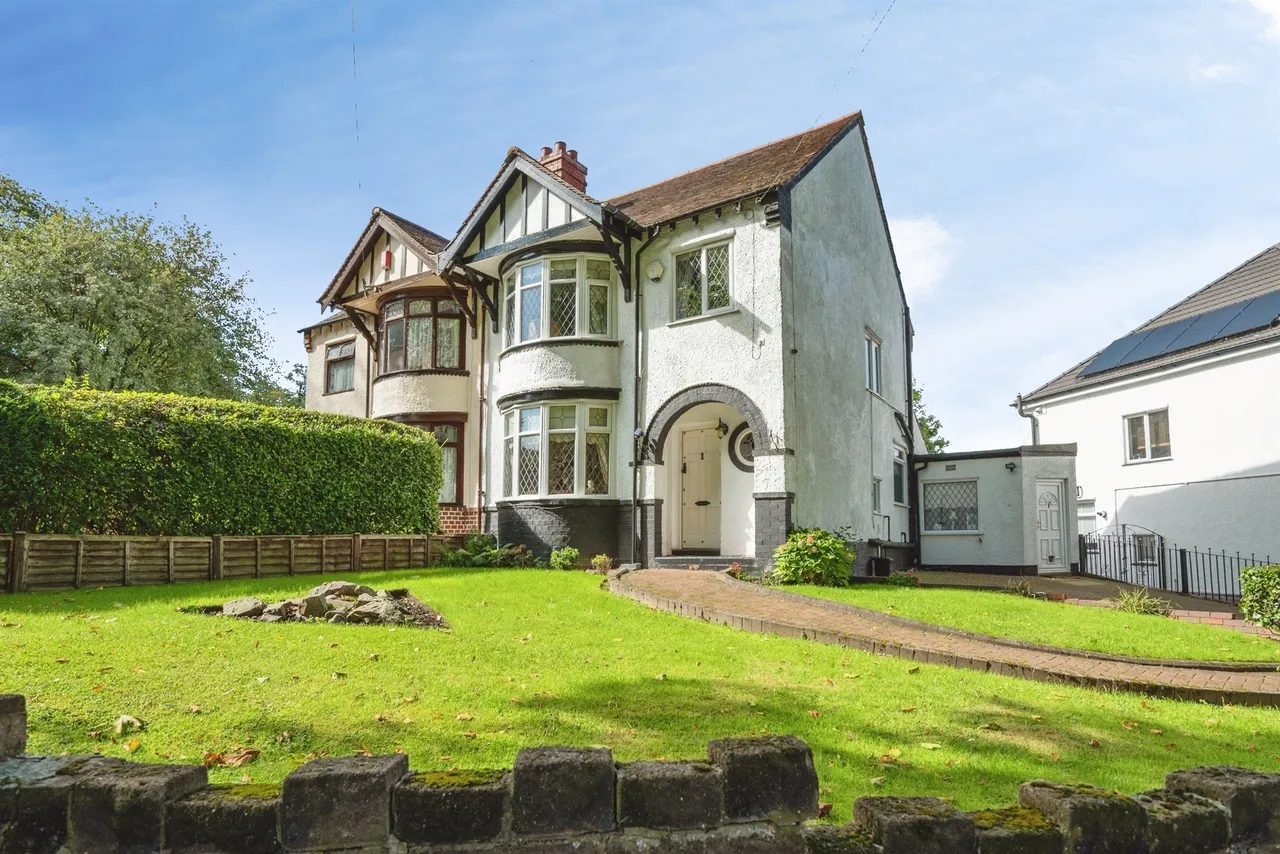 3 bed house for sale — Forest Road, Dudley