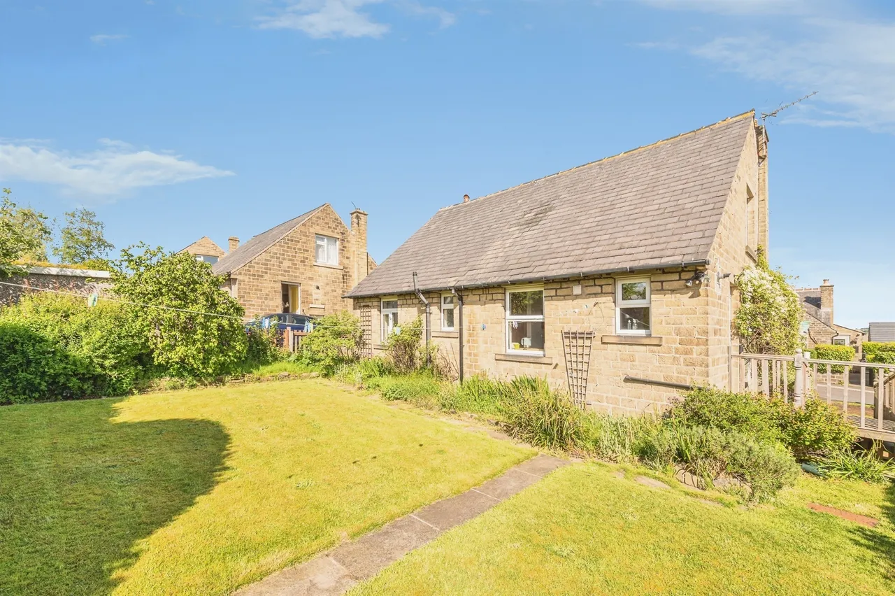 Stonefield Avenue, HUDDERSFIELD, photo 4