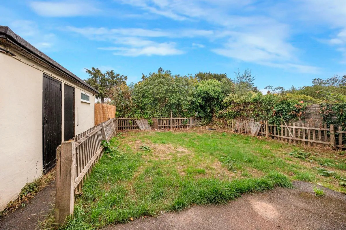 Lancelot Road, Ilford, Essex, IG6 3BE, photo 3