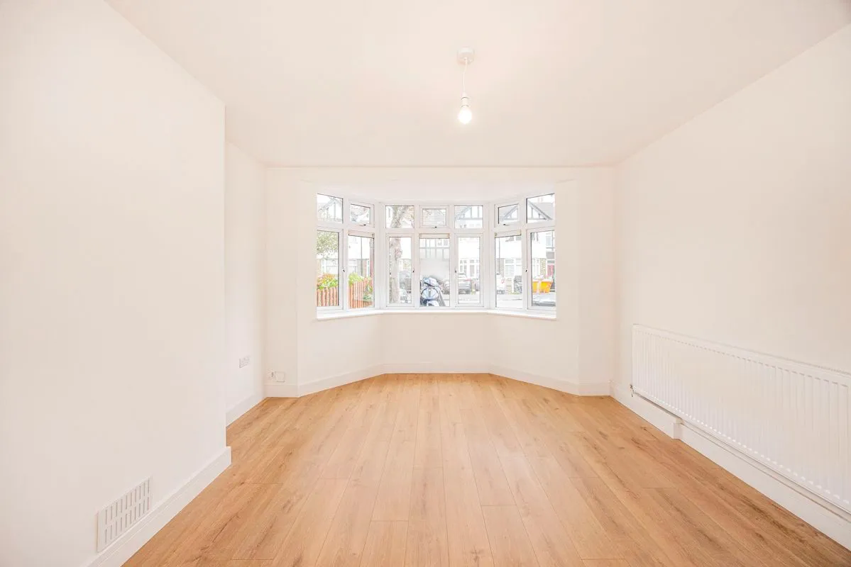 Lancelot Road, Ilford, Essex, IG6 3BE, photo 5
