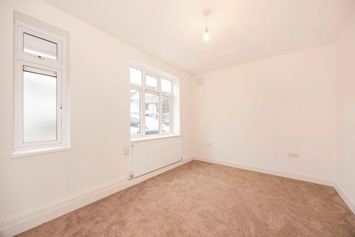 Lancelot Road, Ilford, Essex, IG6 3BE, photo 7