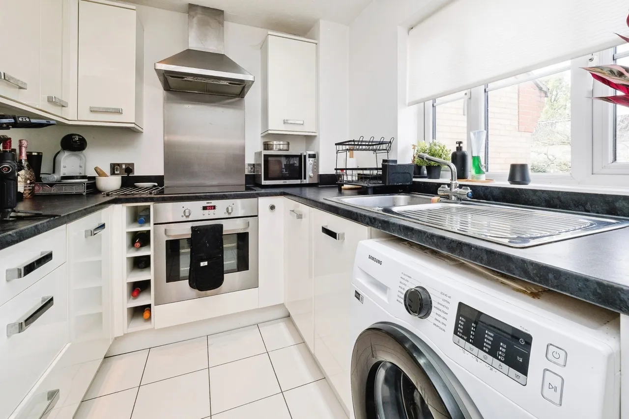 Beech Close, Loughton, Essex, IG10, photo 4