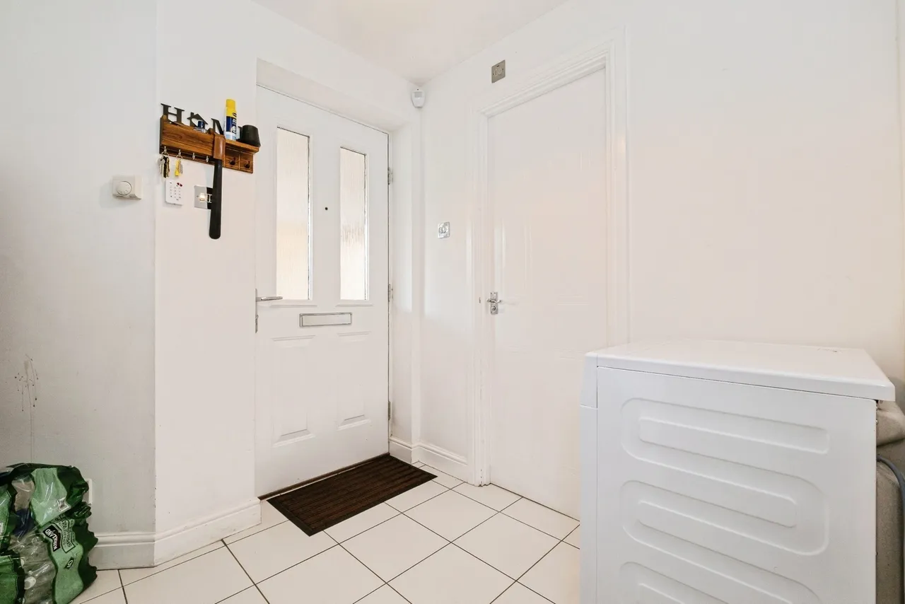 Beech Close, Loughton, Essex, IG10, photo 2