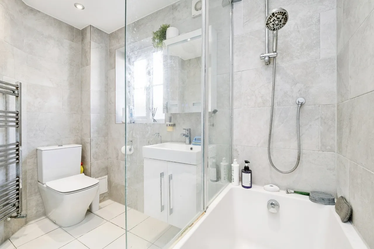 Beech Close, Loughton, Essex, IG10, photo 8