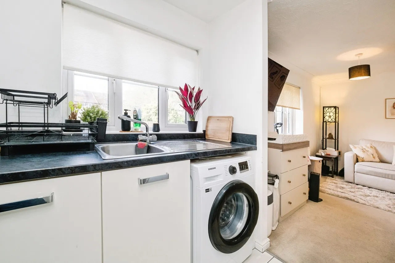 Beech Close, Loughton, Essex, IG10, photo 6