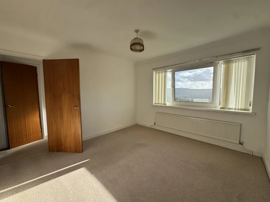 Gwaunfarren Close, Penydarren, CF47, photo 5
