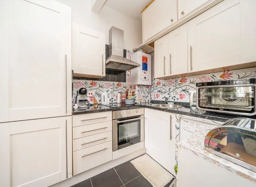 Boscombe Road, Shepherds Bush, W12, photo 3