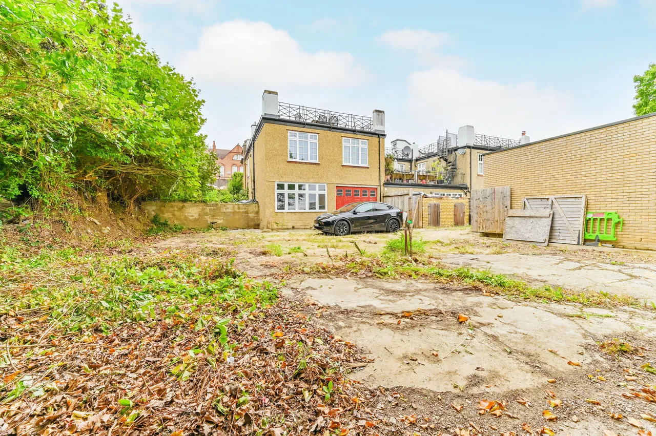 Land to the Rear, 23 Hillside Road, London, photo 6