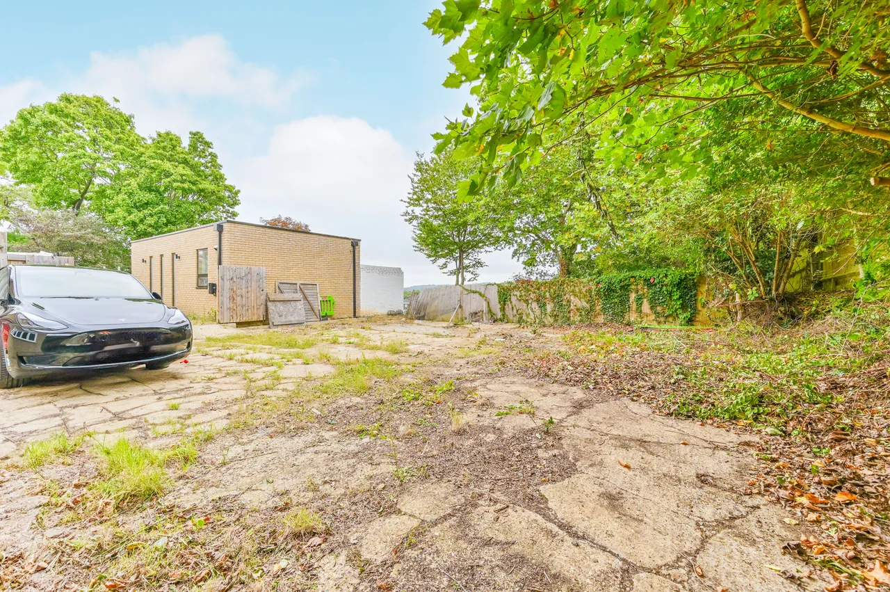 Land to the Rear, 23 Hillside Road, London, photo 5