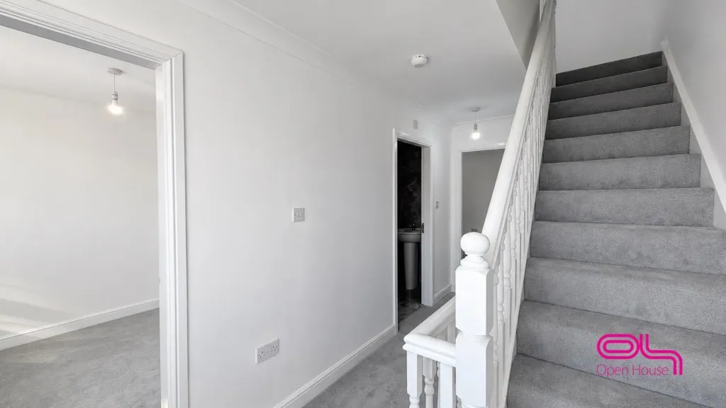 Higher Clough Close, Bolton, BL3, photo 11