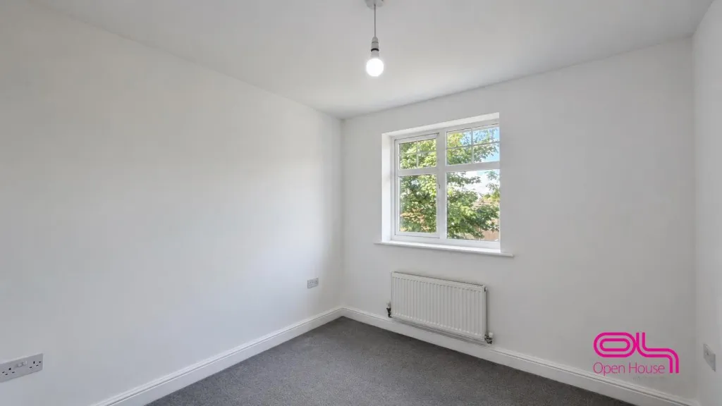Higher Clough Close, Bolton, BL3, photo 10