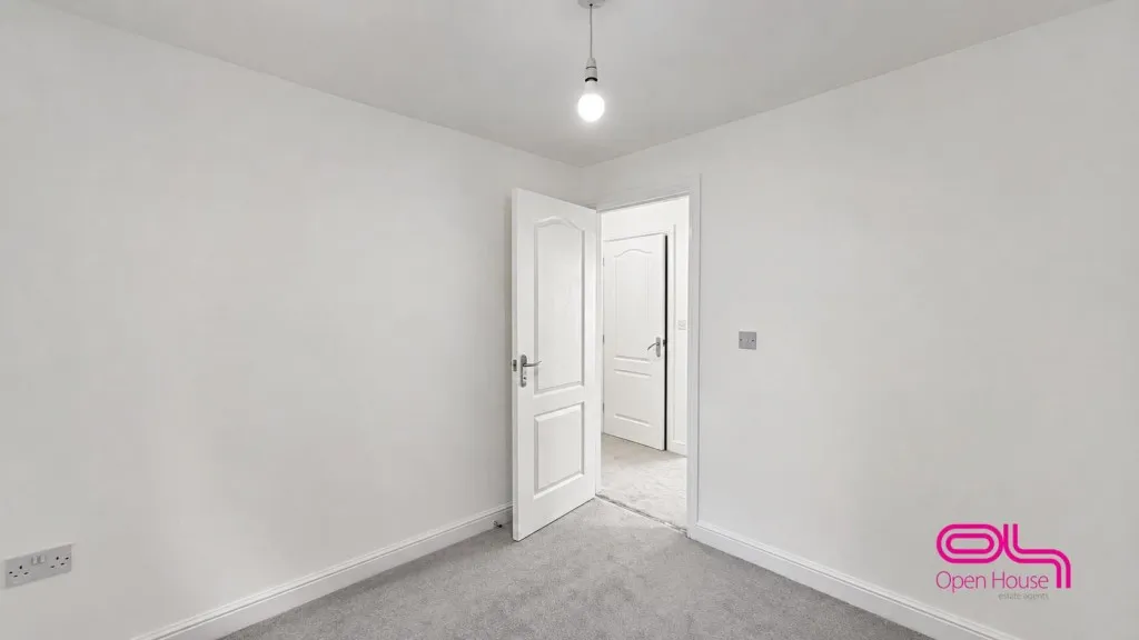 Higher Clough Close, Bolton, BL3, photo 12