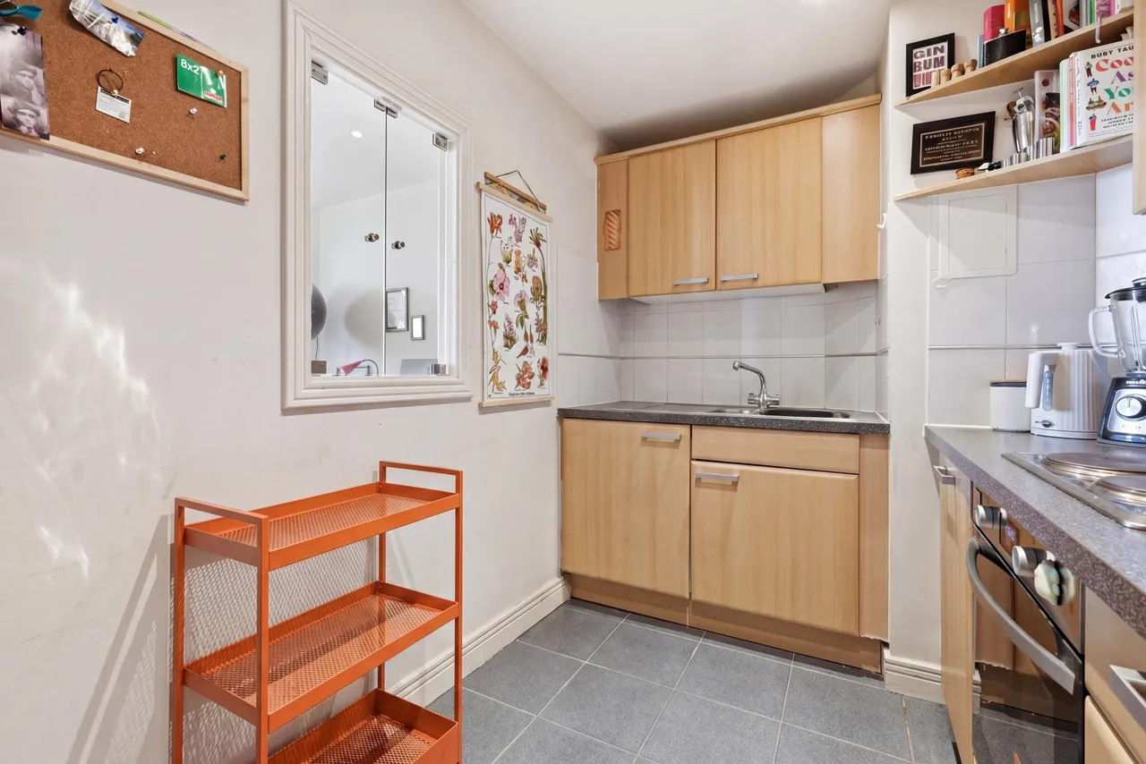 Romford Road, London, E15, photo 11