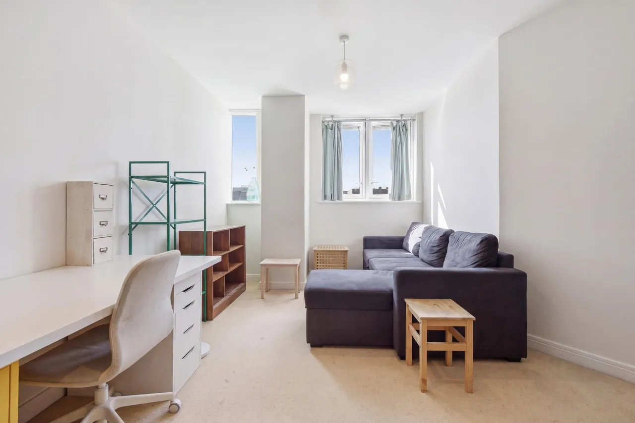 Romford Road, London, E15, photo 5