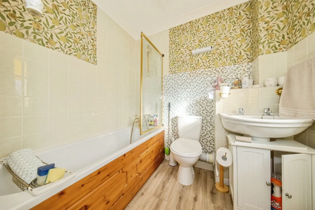 Blake Close, Lawford, CO11, photo 8