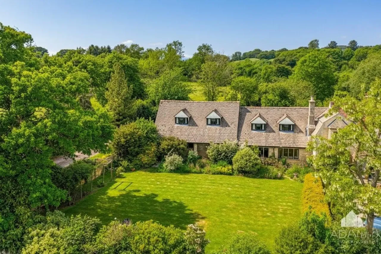4 bed house for sale — Smithy Lane, Greet, Nr Winchcombe