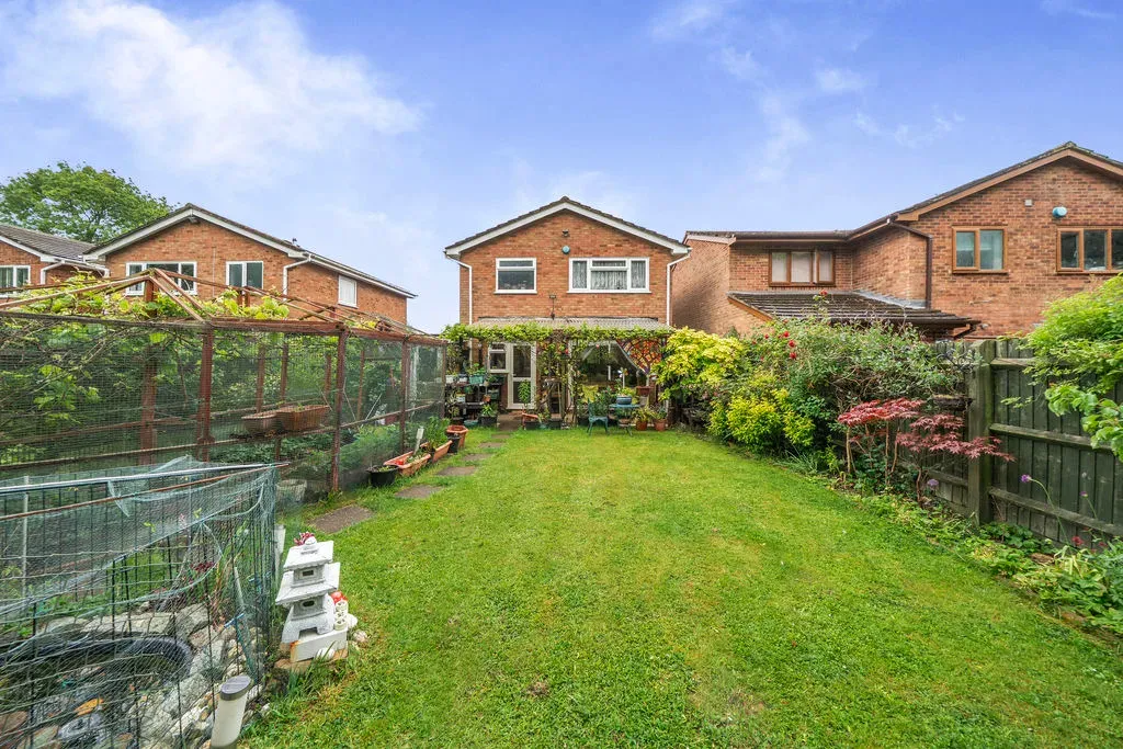 Gleneagles Close, Bletchley, Milton Keynes, Buckinghamshire, MK3 7RT, photo 20