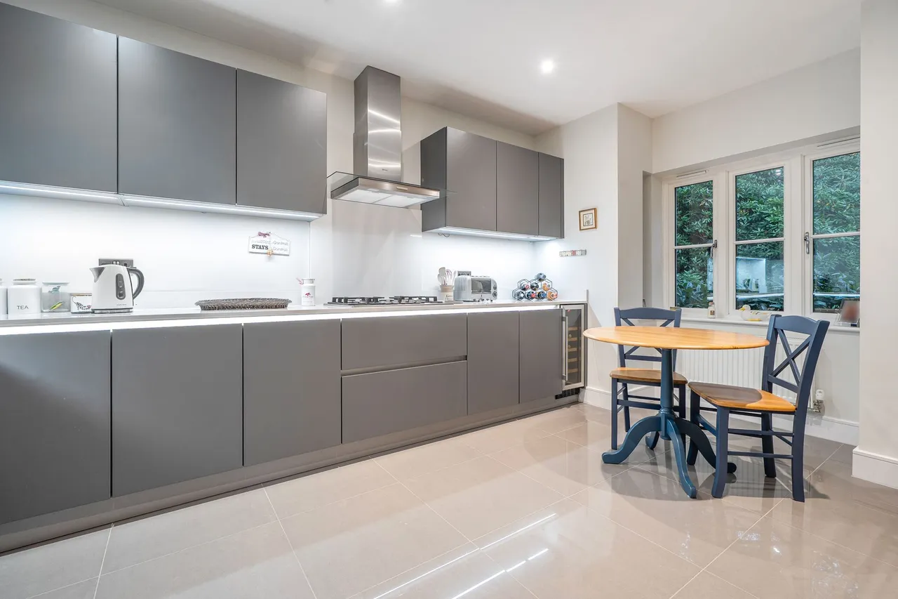 Adams Walk, Midhurst, GU29, photo 2