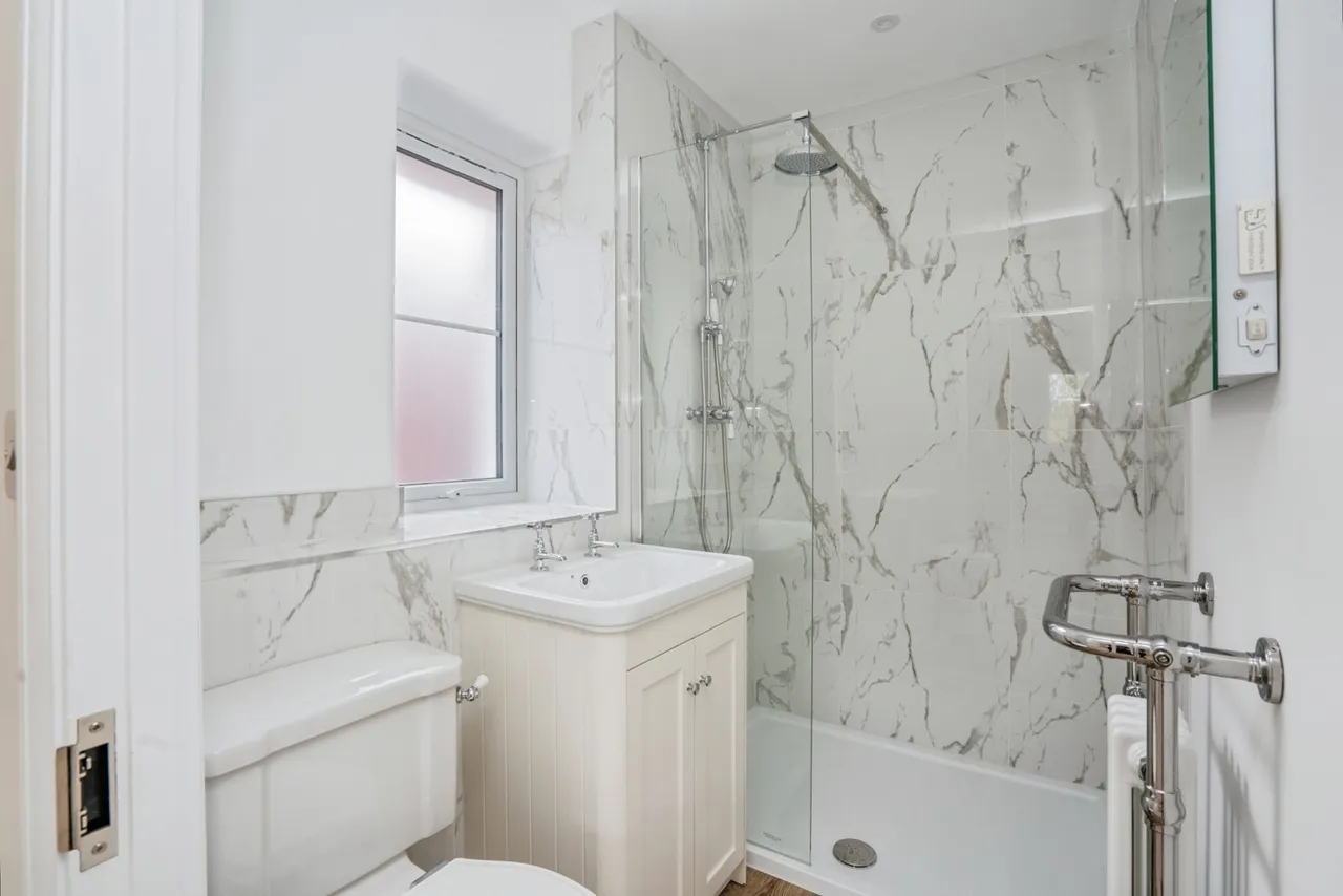 Orchard Close, Bosham, PO18, photo 9