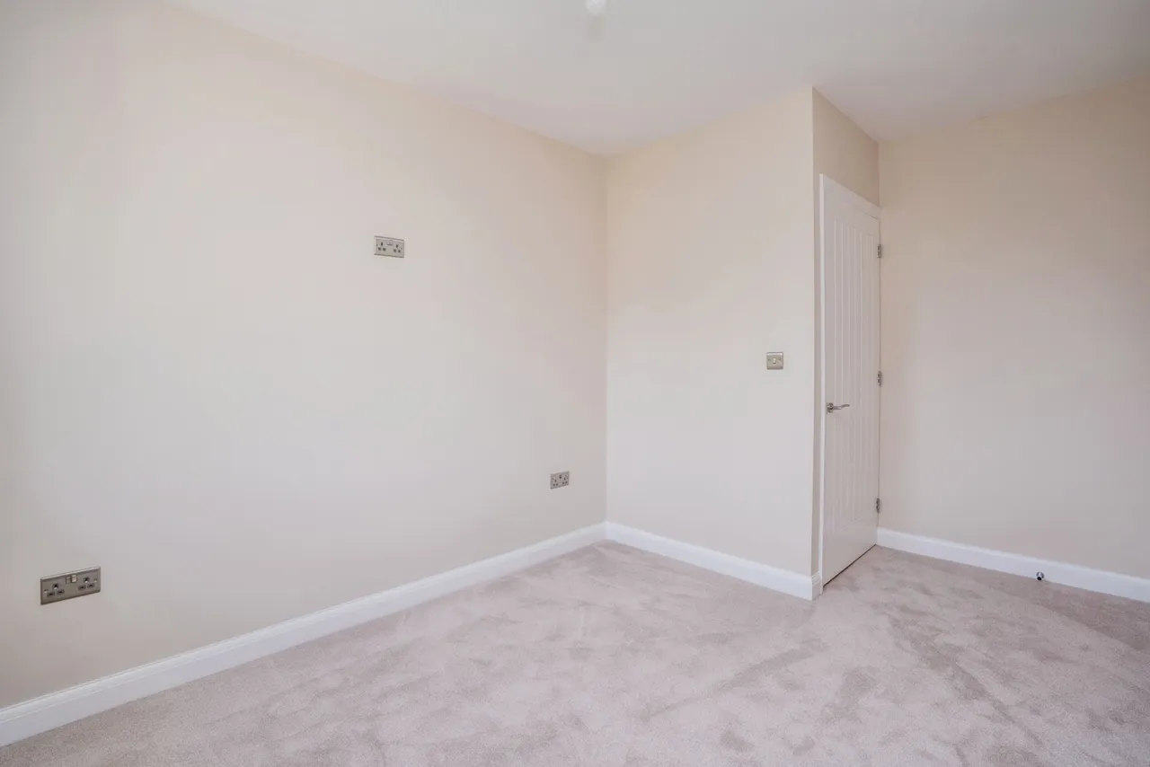 Orchard Close, Bosham, PO18, photo 17