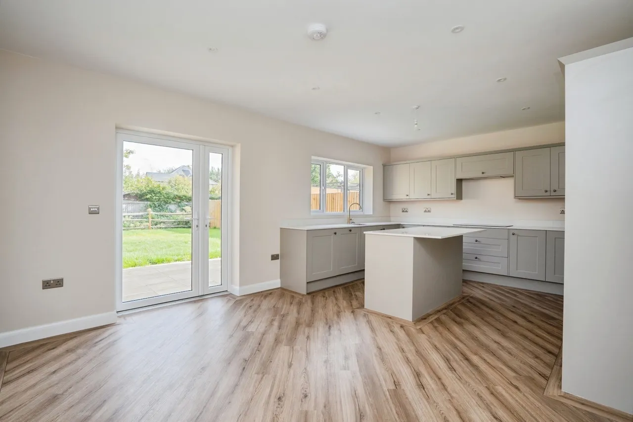 Orchard Close, Bosham, PO18, photo 5